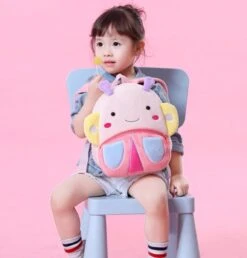 Vlinder Backpack - Vrolijke Vlinder - Peuter Rugtas – Rugzak Schooltas Voor Peuters/Kleuters – Jongens En Meisjes | Kinderrugzak | Kinder Rugzak | Dieren | Schooltas | Peuterspeelzaal | Opvang | 6 Liter | Klein Peuter Rugzak | Rugtas | Schooltas 14 Vlinder Backpack - Vrolijke Vlinder - Peuter Rugtas – Rugzak Schooltas Voor Peuters/Kleuters – Jongens En Meisjes | Kinderrugzak | Kinder Rugzak | Dieren | Schooltas | Peuterspeelzaal | Opvang | 6 Liter | Klein Peuter Rugzak | Rugtas | Schooltas -Beroemde Bagage Winkel 1150x1200 4