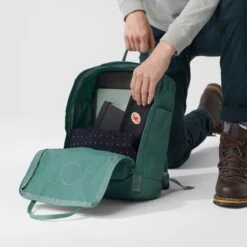 Fjallraven Fjällräven Kånken Unisex Rugzak - Foliage Green -Beroemde Bagage Winkel 1200x1200 1253