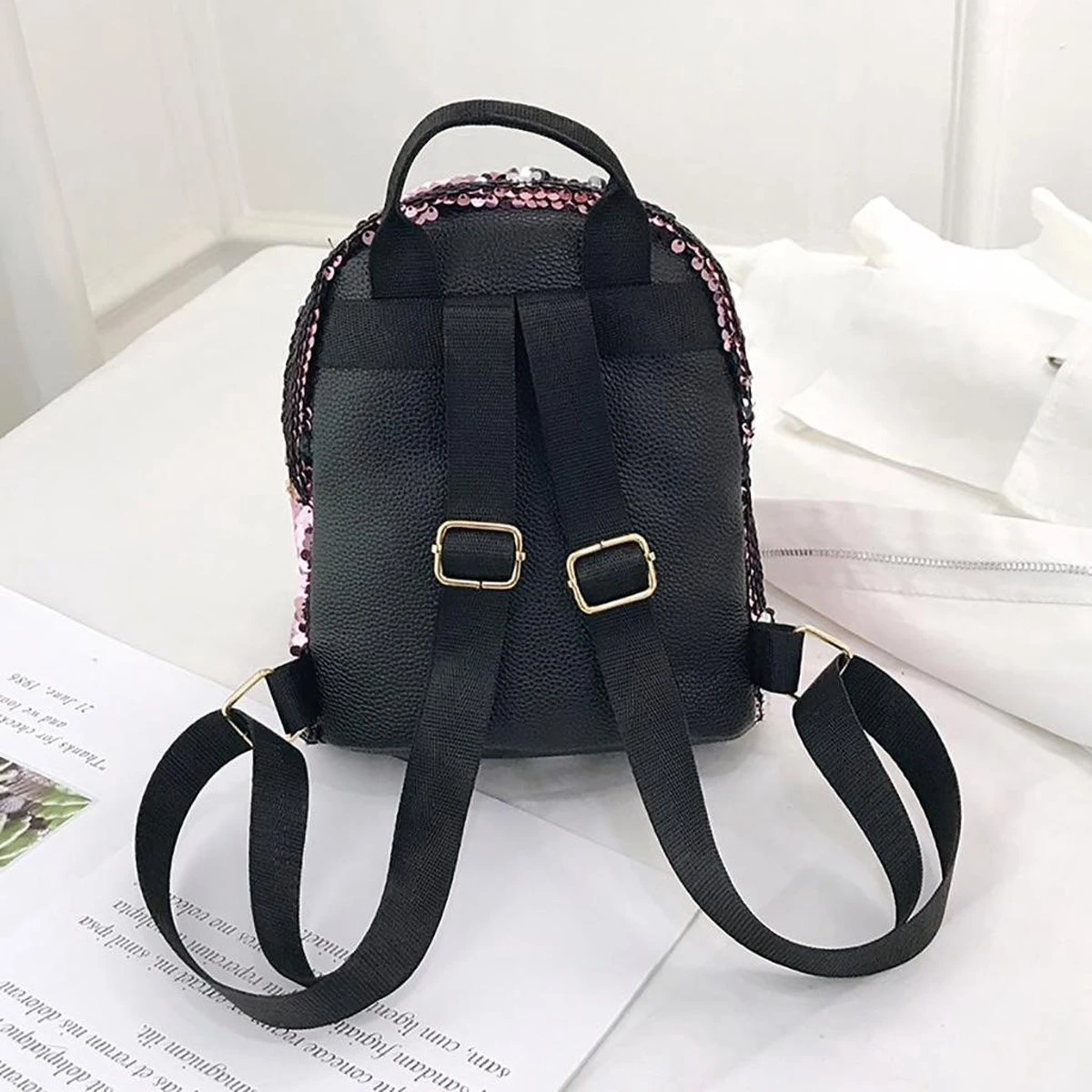 Rugtas - Meisjes - Rugzak - Schooltas - Fuchsia - Roze - Rugzak - 22x32 Cm - Glitter - Tas - Konijntje - Pailletten - 3-8 Jaar - CADEAU TIP! 4 Rugtas - Meisjes - Rugzak - Schooltas - Fuchsia - Roze - Rugzak - 22x32 Cm - Glitter - Tas - Konijntje - Pailletten - 3-8 Jaar - CADEAU TIP! - Afbeelding 2