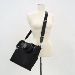 Guess Reistas / Weekendtas - 32 X 44 X 7 Cm - 10 Liter - Eco Gemma - Zwart 21 Guess Reistas / Weekendtas - 32 X 44 X 7 Cm - 10 Liter - Eco Gemma - Zwart -Beroemde Bagage Winkel 1200x1200 1514