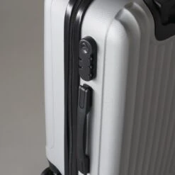 Handbagage Koffer 55cm Zilver 4 Wielen Trolley Met Pin Slot -Beroemde Bagage Winkel 1200x1200 183