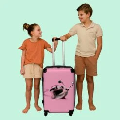 NoBoringSuitcases.com® Koffer Groot - Slak - Roze - Meisjes - Racen - Trolley Koffer Met TSA-slot - Met Wielen - 90 Liter - Reiskoffer - 66 Cm 16 NoBoringSuitcases.com® Koffer Groot - Slak - Roze - Meisjes - Racen - Trolley Koffer Met TSA-slot - Met Wielen - 90 Liter - Reiskoffer - 66 Cm -Beroemde Bagage Winkel 1200x1200 483