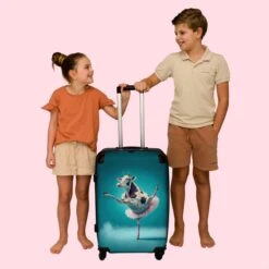 NoBoringSuitcases.com® Koffer Groot - Koe - Ballet - Portret - Blauw - Dieren - Trolley Koffer Met TSA-slot - Met Wielen - 90 Liter - Reiskoffer - 66 Cm -Beroemde Bagage Winkel 1200x1200 490