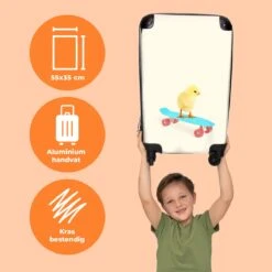 NoBoringSuitcases.com® Kinderkoffer - Trolley Op Wieltjes - Kuiken - Skateboard - Blauw - Kinderen - Dieren - Reiskoffer Kinderen - Past Binnen 55x40x20 Cm En 55x35x25 Cm - Fotokoffer -Beroemde Bagage Winkel 1200x1200 90