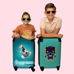 NoBoringSuitcases.com® Koffer - Koe - Ballet - Rok - Portret - Dieren - Trolley Op Wieltjes - Handbagagekoffer - Past Binnen 55x40x20 Cm En 55x35x25 Cm - Reiskoffer -Beroemde Bagage Winkel 1200x1200 907