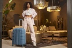 ©TROLLEYZ - Paris No.5 - Trolley - 55cm Met TSA Slot - Dubbele Wielen - 360° Spinners - 100% Polypropyleen - Handbagage Koffer In Ice Blue -Beroemde Bagage Winkel 1200x800 35