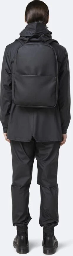 Rains Field Bag Rugzak Unisex - Black - One Size -Beroemde Bagage Winkel 342x1200