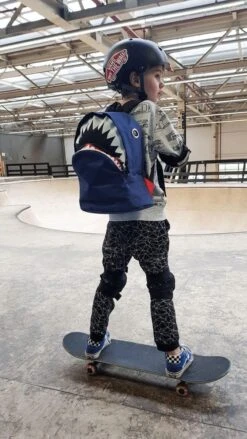 Emco Haai Kinderrugzak 16 Liter - Blauw -Beroemde Bagage Winkel 675x1200 3