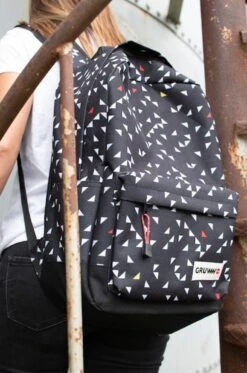 Black & White Rugzak Met Laptopvak - Gruww -Beroemde Bagage Winkel 795x1200 3