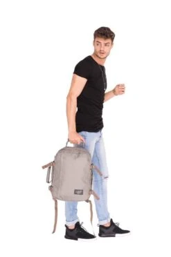 CabinZero Classic 28L Ultra Light Bag Georgian Khaki -Beroemde Bagage Winkel 796x1200 7