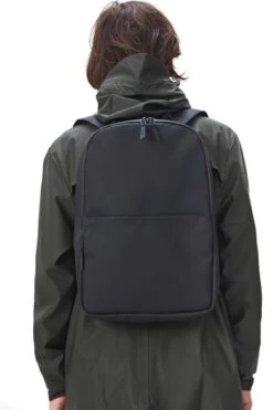 Rains Field Bag Rugzak Unisex - Black - One Size -Beroemde Bagage Winkel 800x1200 63