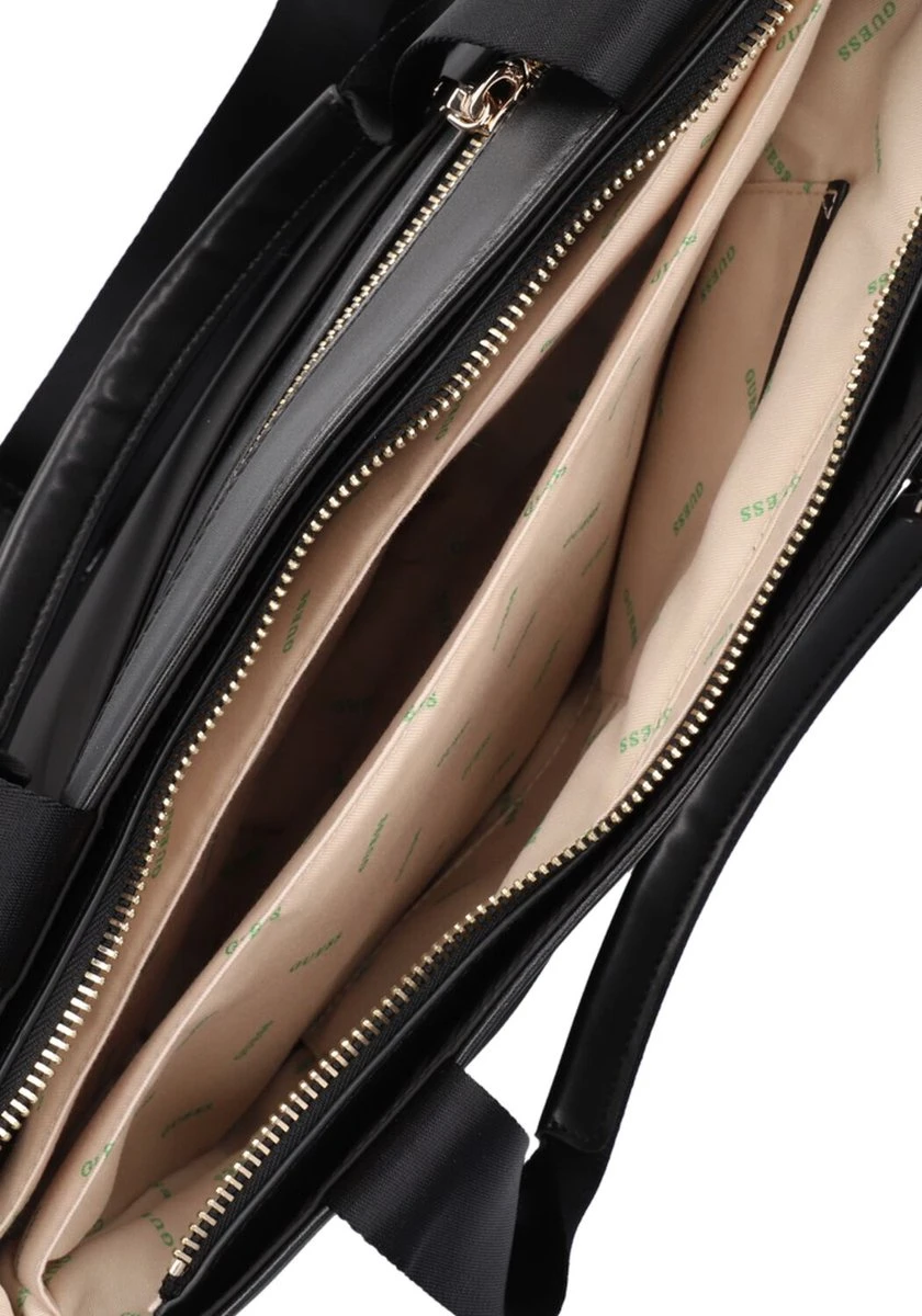 Guess Reistas / Weekendtas - 32 X 44 X 7 Cm - 10 Liter - Eco Gemma - Zwart 6 Guess Reistas / Weekendtas - 32 X 44 X 7 Cm - 10 Liter - Eco Gemma - Zwart - Afbeelding 4