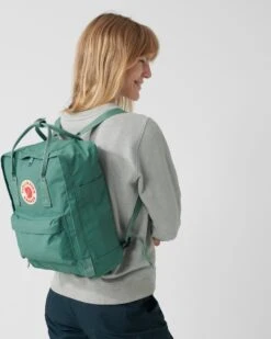 Fjallraven Fjällräven Kånken Unisex Rugzak - Foliage Green -Beroemde Bagage Winkel 959x1200 5